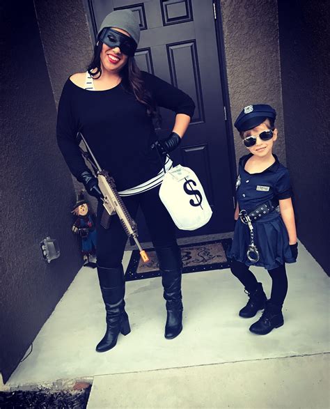 mom makes daugter gucci bag halloween costume|39 Best Mom and Daughter Halloween Costume Ideas .